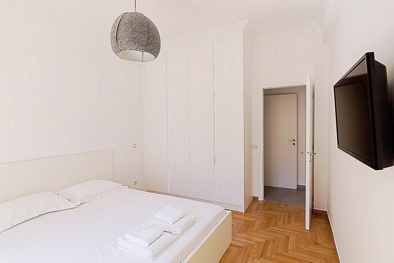 Spacious Two Bedroom Apartment In Central Location Atina Dış mekan fotoğraf