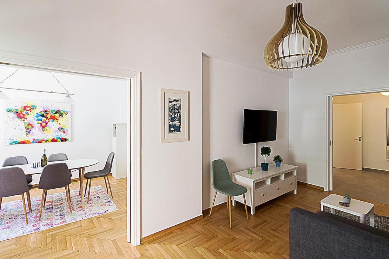 Spacious Two Bedroom Apartment In Central Location Atina Dış mekan fotoğraf