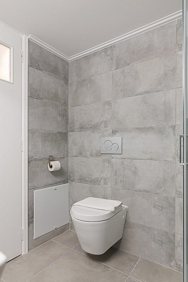 Spacious Two Bedroom Apartment In Central Location Atina Dış mekan fotoğraf