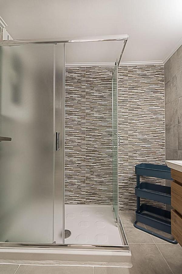 Spacious Two Bedroom Apartment In Central Location Atina Dış mekan fotoğraf