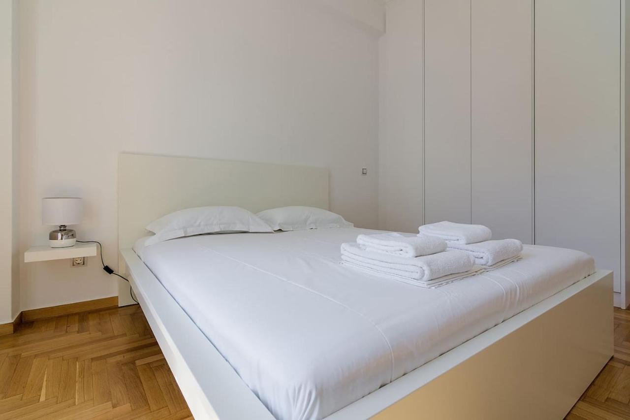 Spacious Two Bedroom Apartment In Central Location Atina Dış mekan fotoğraf