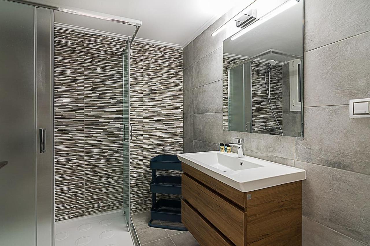 Spacious Two Bedroom Apartment In Central Location Atina Dış mekan fotoğraf