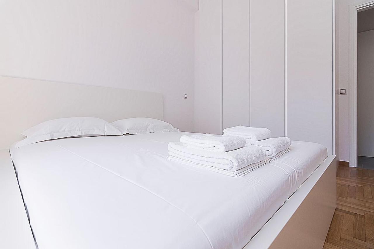 Spacious Two Bedroom Apartment In Central Location Atina Dış mekan fotoğraf